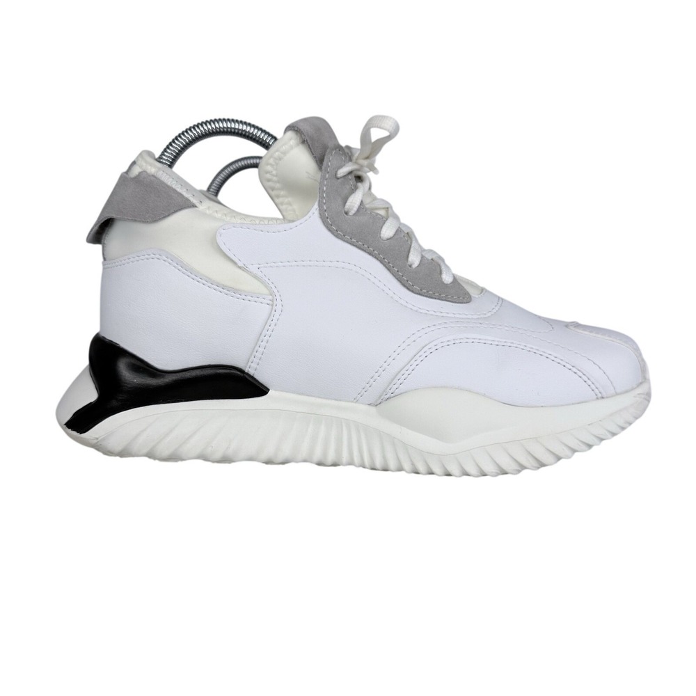 Calto Invisible Height Men's Size 8 White Sneakers Shoes S4204